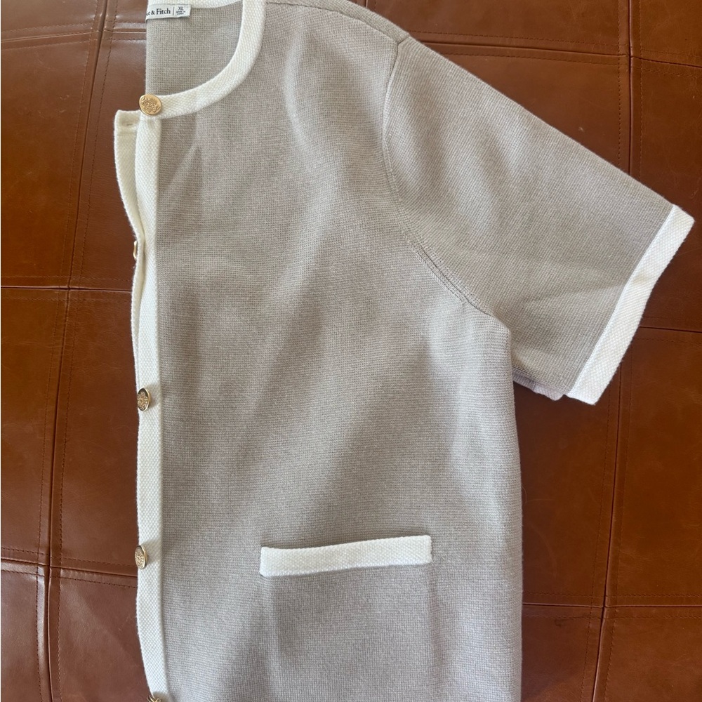 NWOT Abercrombie Cardigan Sweater with Gold Buttons - Picture 4 of 5